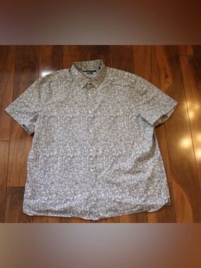 Perry Ellis Short-Sleeve Paisley Button-Down Shirt in White and Gray